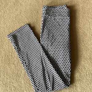 Stitch Fix Margaret M navy and white slimming pants. Size small.